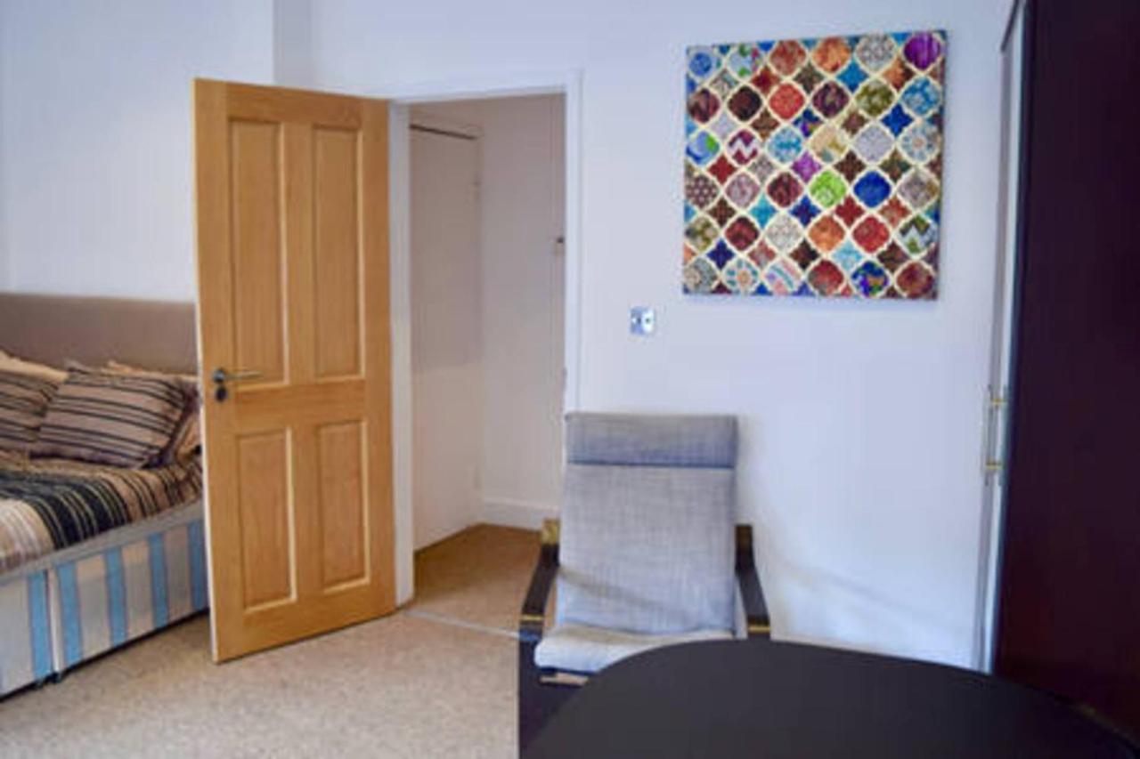 Gorgeous Studio In Trendy London Location Apartment Bagian luar foto